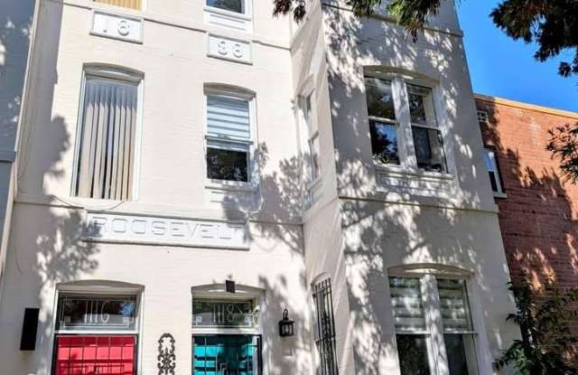 Photo of 1118 F Street NE unit: 3