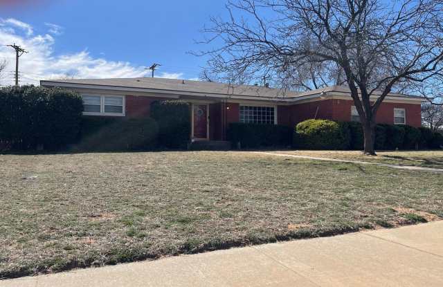 PRE-LEASING FALL 2026 ! Available AUG 2026