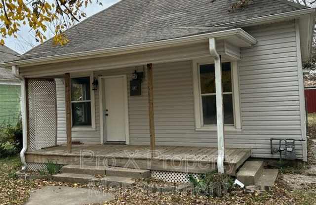 1931 N Rock Island Ave