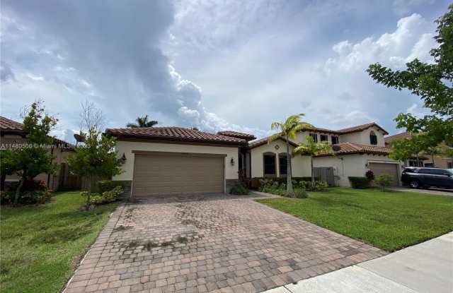 2424 SE 3rd St - 2424 Southeast 3rd Street, Homestead, FL 33033