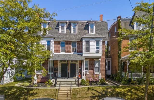 Photo of 303 S MAIN Street unit: 2