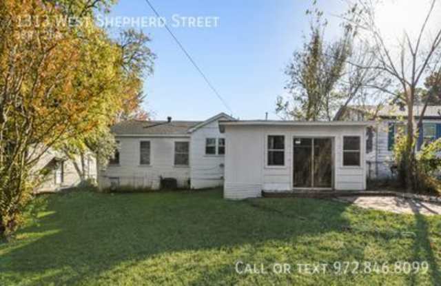 1313 W Shephard St121723