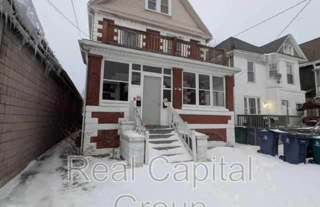 102 Macamley St