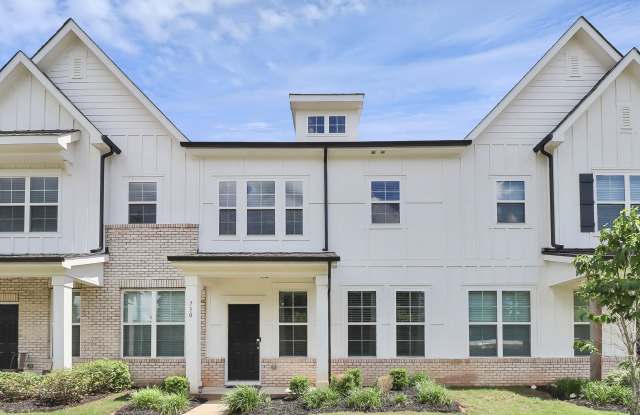 Photo of 730 Herlong Avenue