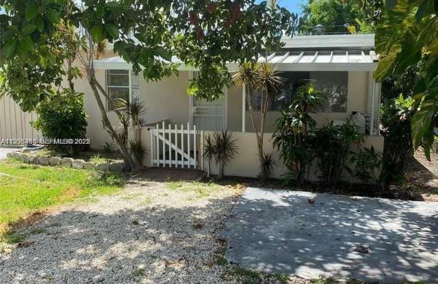 Photo of 170 NW 39th St