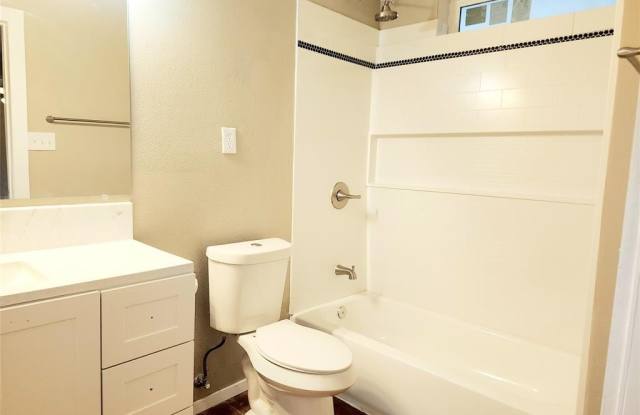 739 S Andrews Avenue