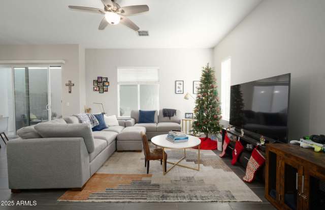 6301 N 12th Street unit: 6