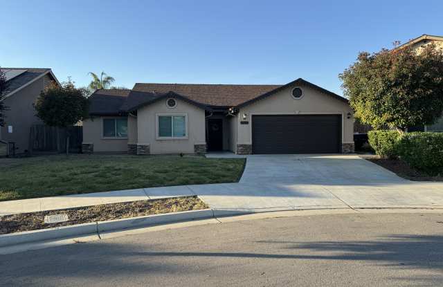 1140 East Vine Court - 1140 East Vine Court, Visalia, CA 93292