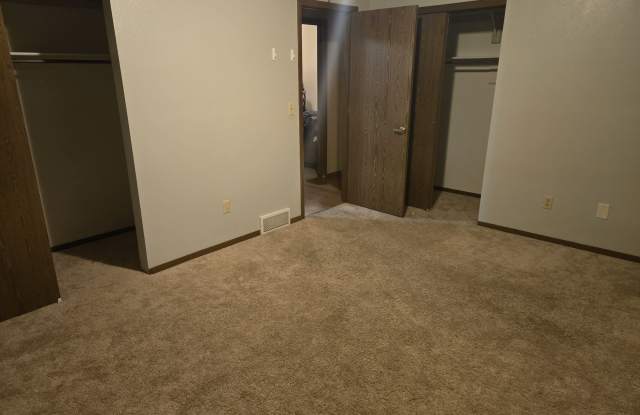 1431 Sioux Boulevard - 4