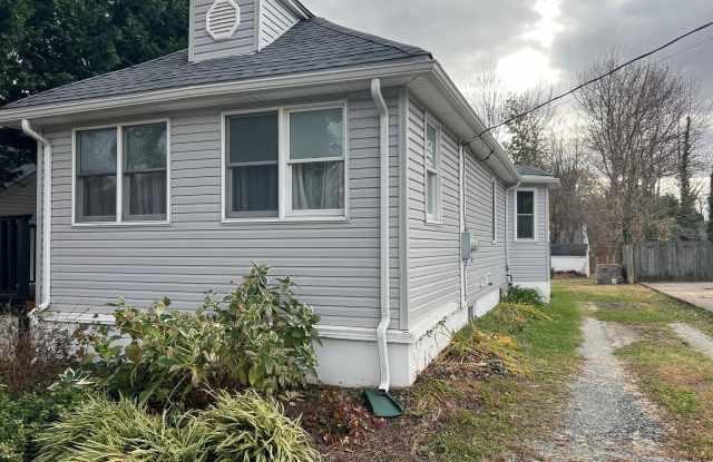 Photo of 6 LAUREL Avenue