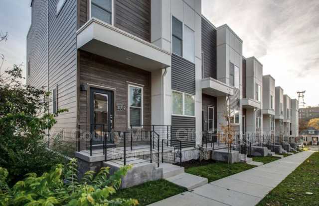 3009 Delaware Ave