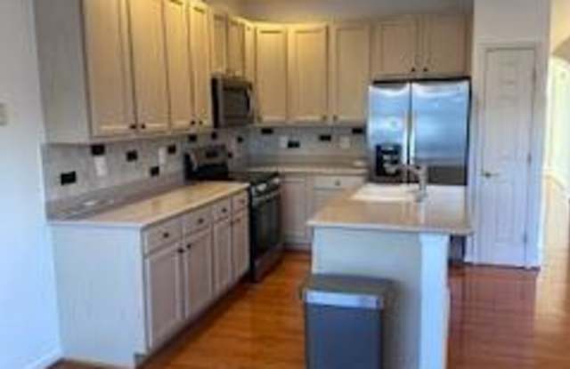 2624 Island Grove Boulevard