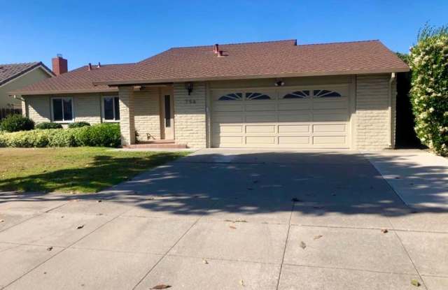 Montecito Estates 3 Bed/ 2 Bath Home