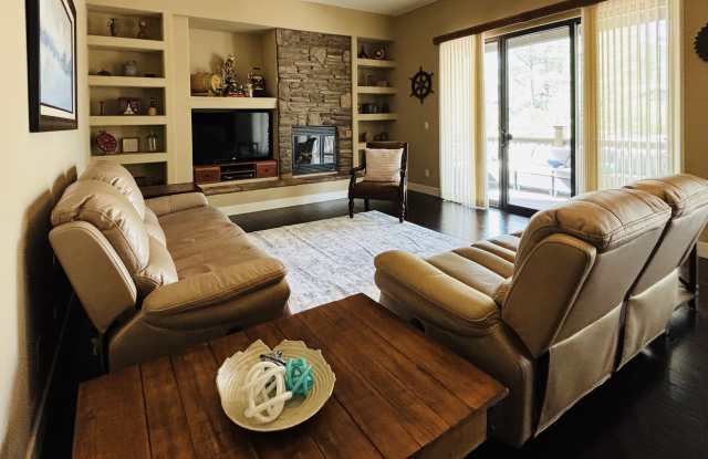 1704 E Snapdragon Ct