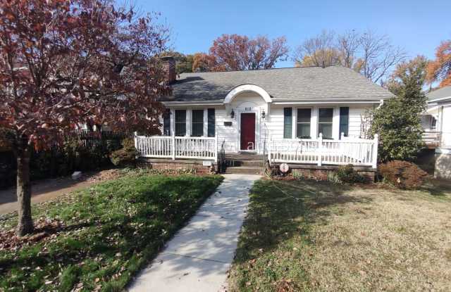 Beautiful Ardmore Cottage - 612 Irving Street, Winston-Salem, NC 27103