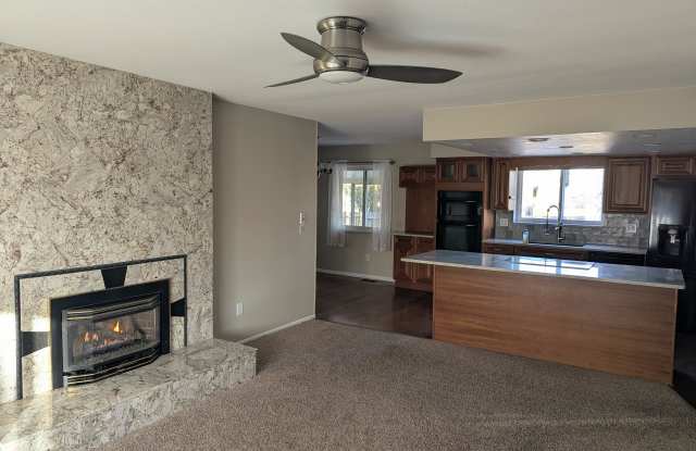 582 South Everett Court