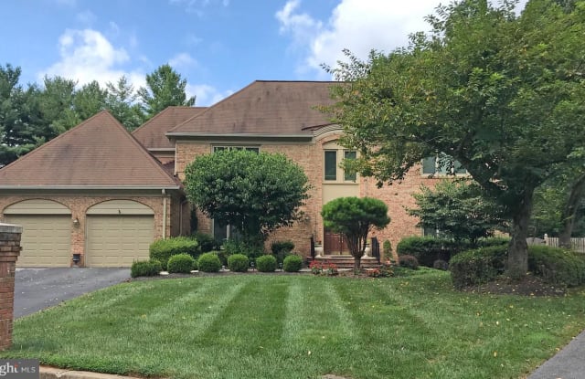 8601 SNOWHILL CT - 8601 Snowhill Court, Potomac, MD 20854