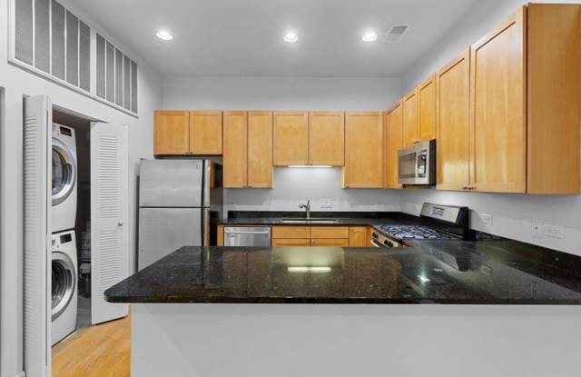 945 North Howe Street