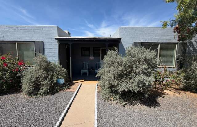 Furnished cozy 1 bedroom Duplex!