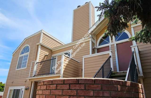 Centrally Located Village Green Two Story Condo with a Large Loft - 2453 Country Lane, Santa Maria, CA 93455