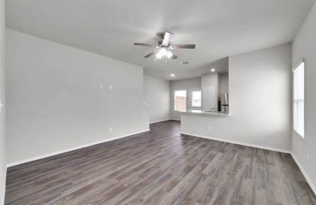 Stylish 3-Bedroom Duplex with Granite Finishes  Private Patio – Hunter Ranch Community