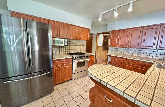 North Mercer Island Home . First Hill