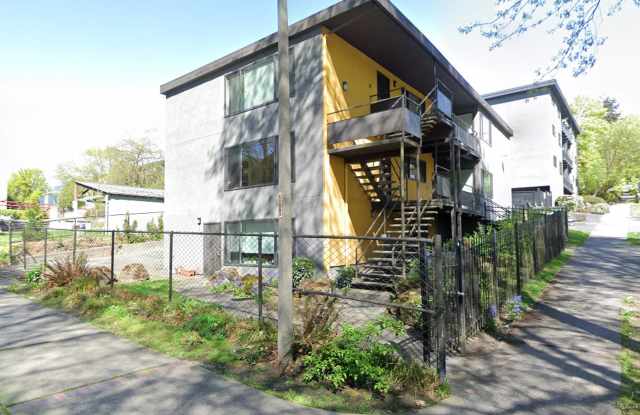 Photo of Dabestani 5-Plex Apartments - Cozy Parkside Living in the Central District!