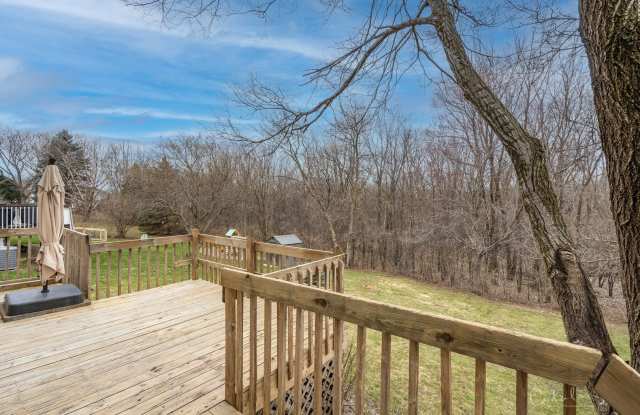 1006 S Fox Trails Drive