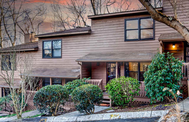 203 Buck Cove Terrace