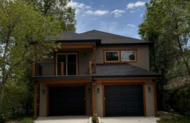 Photo of 2319 Cooper Ave