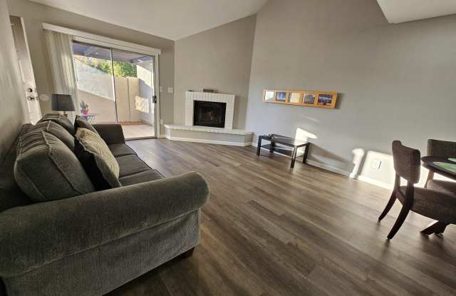 2144 E CENTER Lane unit: 3