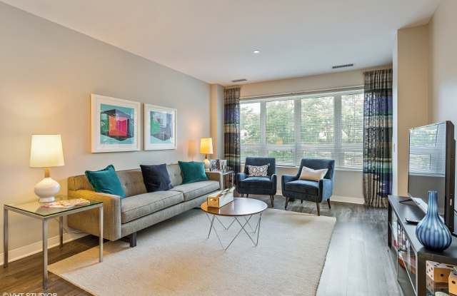 The Morgan At Loyola Station