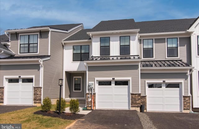 15 TAMARACK CIR - 15 Tamarack Circle, Montgomery County, PA 19403