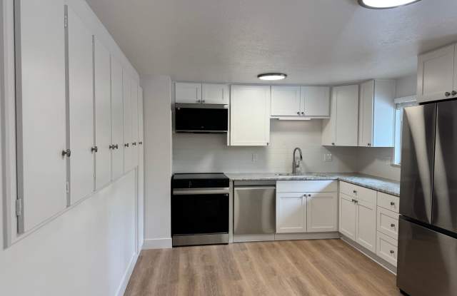 NEWLY REMODELED 3 Bed + Office / 2 Bath Home on Linden in Boulder – Available NOW!