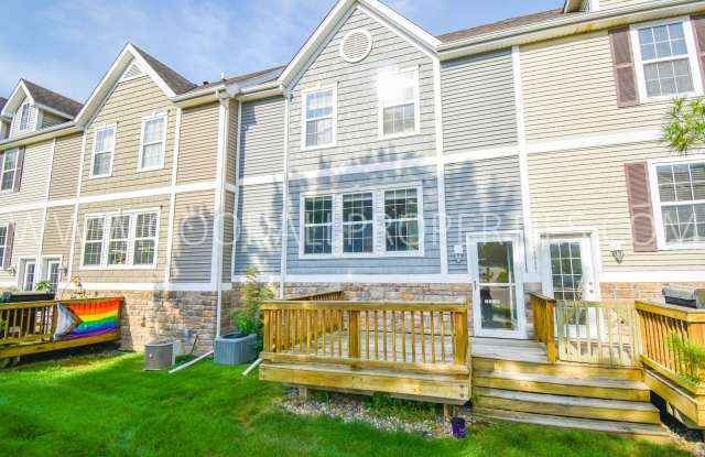 2 Bedroom, 2 Bath Townhome in Pleasant Hill with 2-Car attached Garage