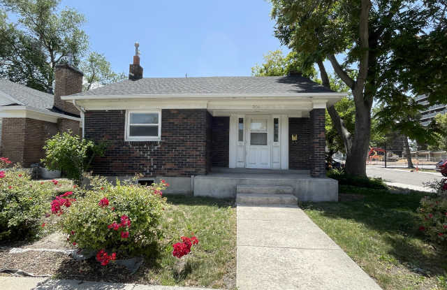 204 E Ramona Ave