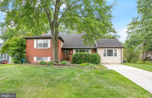 Photo of 6833 INVERNESS DRIVE