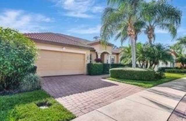 827 SW Grand Reserves Boulevard