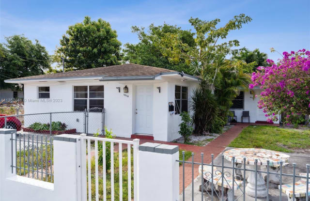 1074 NW 27th St - 1074 Northwest 27th Street, Miami, FL 33127