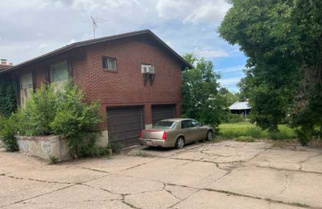 932 36th Street - 932 36th Street