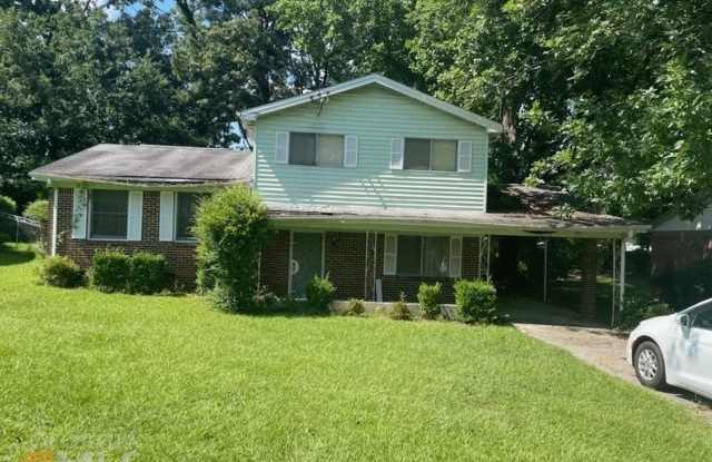 Photo of Room in 5 Bedroom Home at Adamsville Dr SW