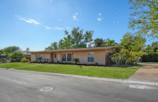 Fully Furnished 3 Bedroom 2 bath Single Family Home (Country Club Shores LBK)