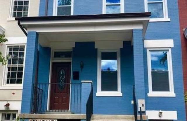 635 KENYON Street NW