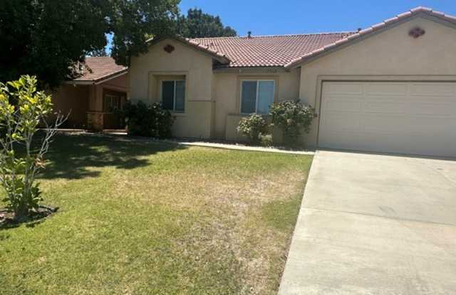 Beautiful four bed, two bath home in Northwest!!