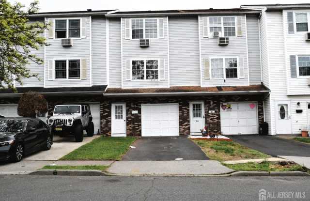 31 Larch Street
