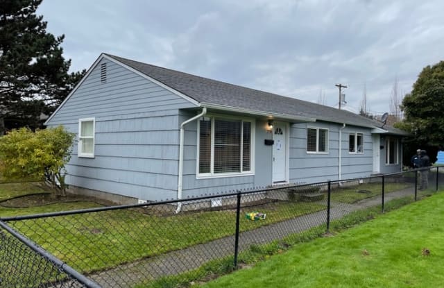 279 Cypress Street - 279 Cypress Street, Longview, WA 98632