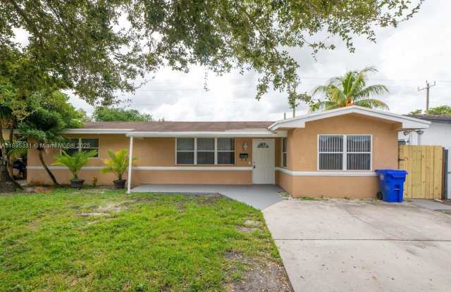 Photo of 7720 NW 15th St