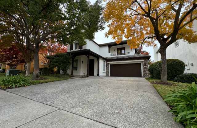 BEAUTIFUL EMPIRE RANCH HOME WITH ACCESS TO CLUB HOUSE POOL  GYM