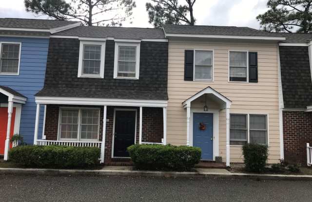2 Bed 1.5 Bath Town House
