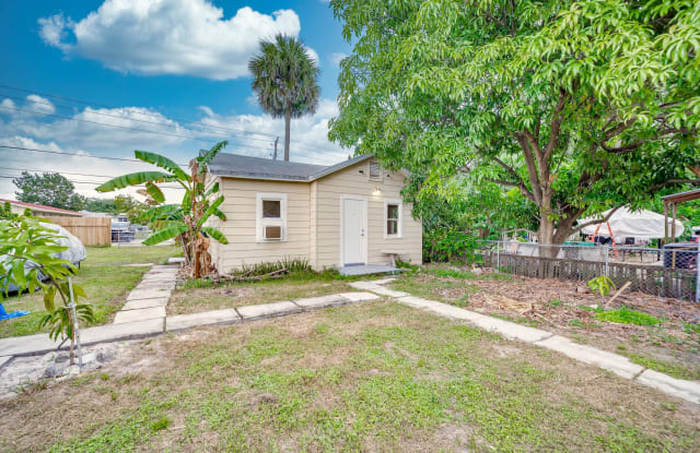 2231 Wilson Street - 2231 Wilson Street, Hollywood, FL 33020